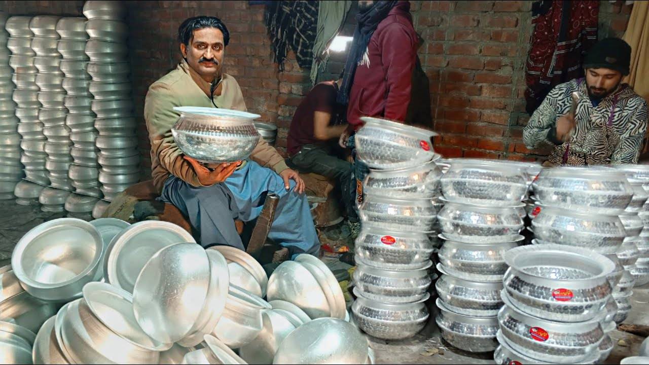 Удивительный процесс изготовления маленьких кастрюль для приготовления пищи: смотреть онлайн