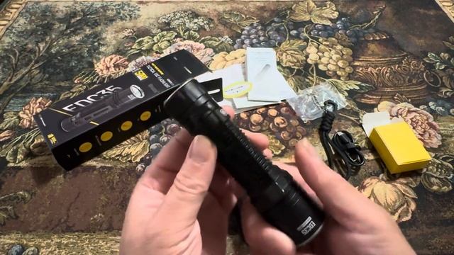 NiteCore EDC35 Tactical Flashlight (5000 Lumens) - Unboxing смотреть онлайн