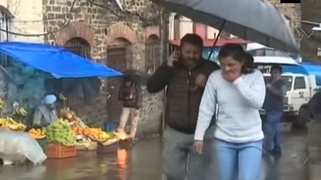 Temperature drops in Shimla after heavy rain смотреть онлайн