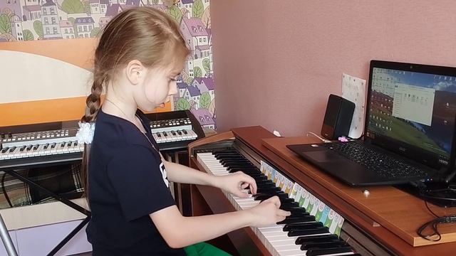 Soft Mozart Academy 2023: Serafima (6) plays хроматическая гамма в параллельном движении смотреть онлайн