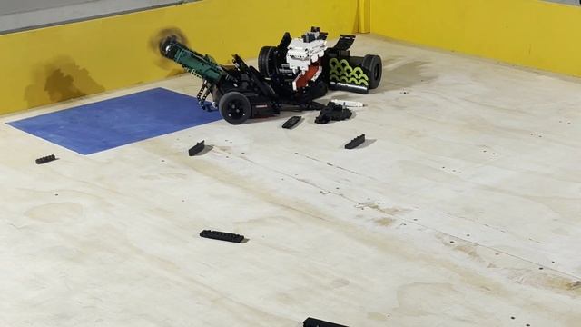 LEGO BATTLEBOTS | You'll need some Asprin after this! | Kraken Vs Sawblaze смотреть онлайн