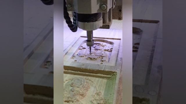 самодельный ЧПУ фрезерный станок, изготовление иконы 8 часов за 1 минуту