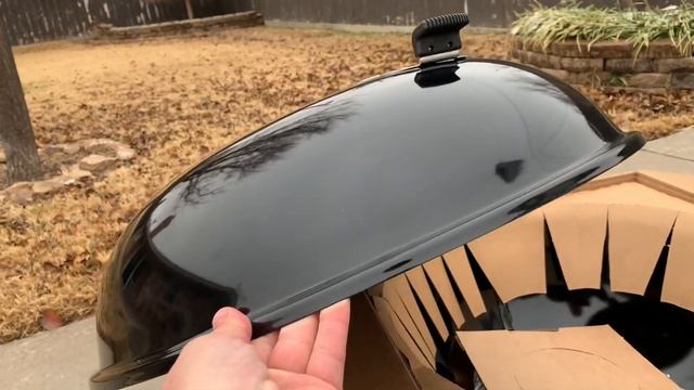 Desempaquetando un Weber Kettle Master-Touch 22 Pulgadas смотреть онлайн