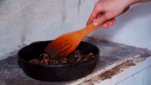 ЖИЗНЬ В УРАЛЬСКОЙ ГЛУБИНКЕ | УКЛАДЫВАЕМ ПЕРВЫЙ ВЕНЕЦ БАНИ | ОЧЕРЕДНОЙ ПОБЕГ | ТРАДИЦИОННАЯ ЕДА