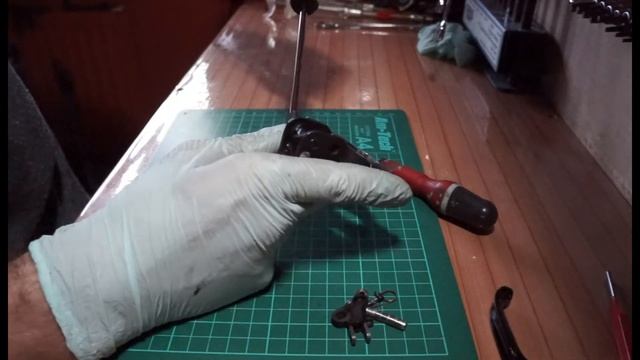Shimano Deore XT M8000 Brake Lever Master Cylinder Rebuild & Disassembly смотреть онлайн