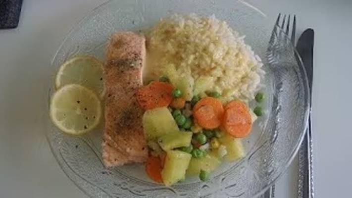 Рис, овощи с рыбой на пару Monsieur Cuisine Connect смотреть онлайн