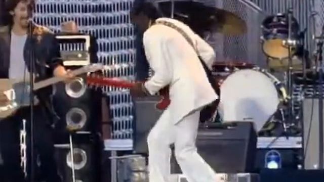 Chuck Berry With Bruce Springsteen & The E Street Band Johnny B Goode смотреть онлайн
