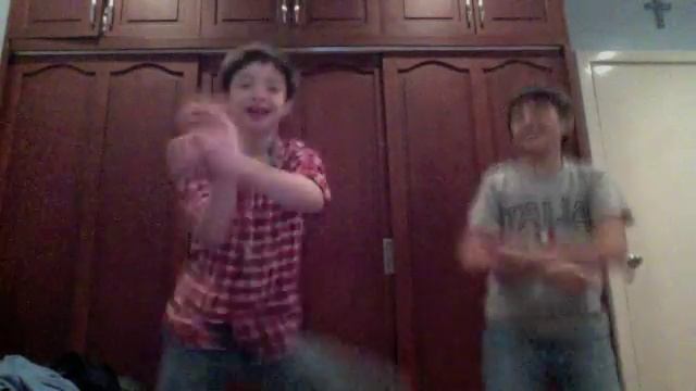 Oppa Gangnam Style ft. Santi and Carlo смотреть онлайн