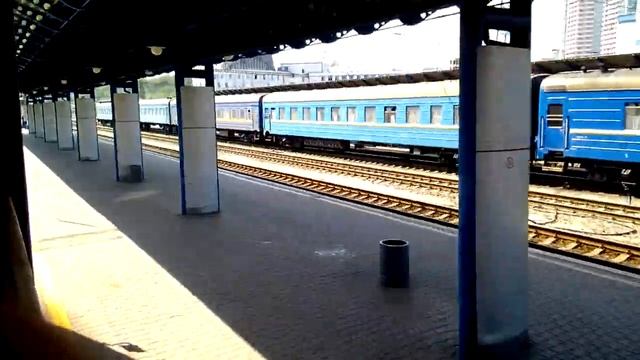 "Розмін складів" відправлення з 21 колії регіонального поїзда №818 Київ-Ворожба. Вл80т-1078 смотреть онлайн