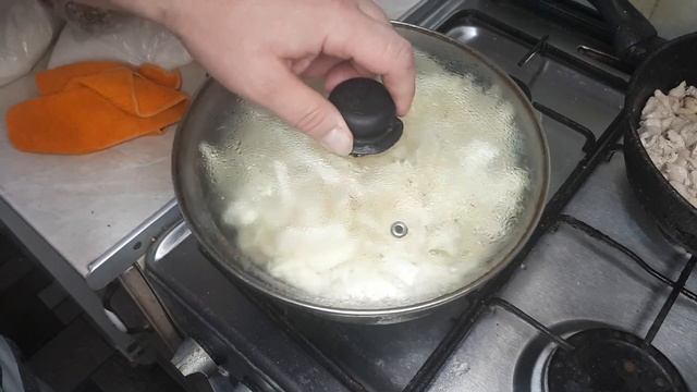 Капуста тушёная с куриной грудкой. Stewed cabbage with chicken breast. смотреть онлайн