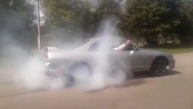 Skyline R33 RB20e Burnout. смотреть онлайн