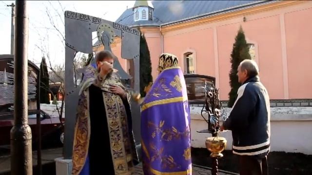 Памятий знак голодомору відкрито в Іршаві. смотреть онлайн