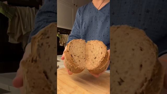 Вся правда о хлебе без глютена на закваске. Рецепт хлеба в комментариях👉🏻#youtubeshorts #shorts смотреть онлайн