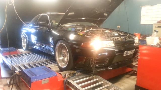 R32 GTR GT40 screamer on the dyno смотреть онлайн