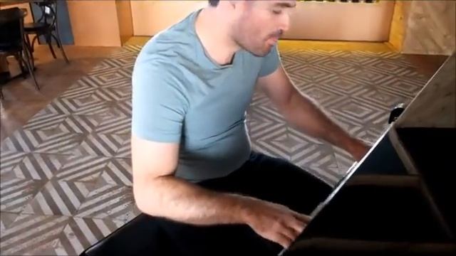 English Man in New York - Sting Piano Cover mixed with Isn't She lovely Stevie Wonder by ear смотреть онлайн