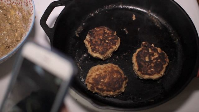 Banana Rye Pancakes - Snow Day смотреть онлайн