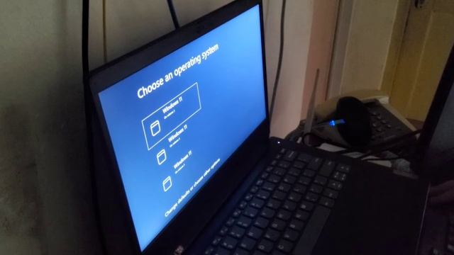 Reinstalling Windows 11 смотреть онлайн
