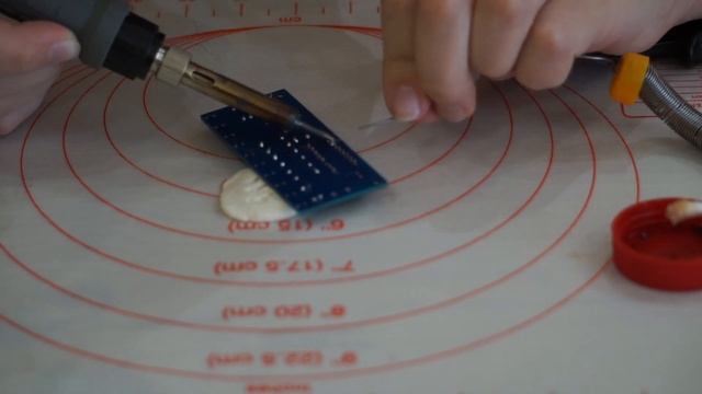 CD4017 NE555 Бегущие огни смотреть онлайн