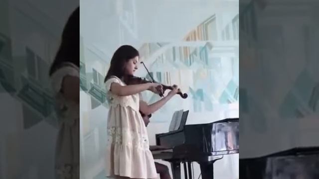 Justina Gret, 8.5 years, violin, «Perpetuum Mobile» Ries смотреть онлайн