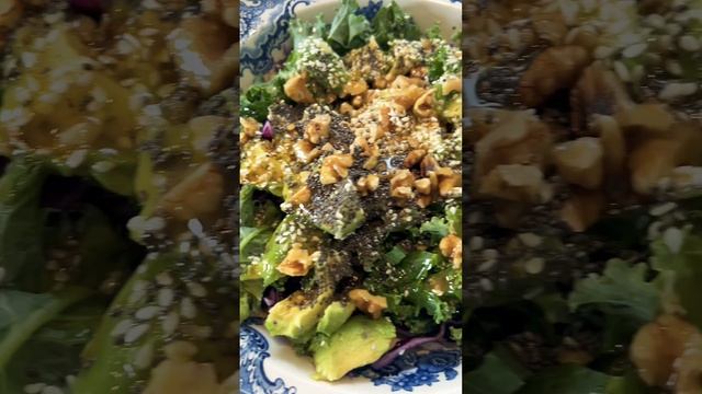 Быстрый салат к ужину🥗 #салат #ужин #готовка #вкусно #еда #goodfood #shorts смотреть онлайн