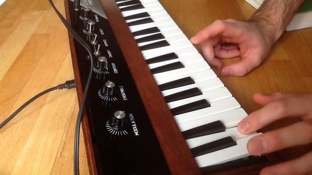 DIY Arduino String Synth & Drum Machine смотреть онлайн