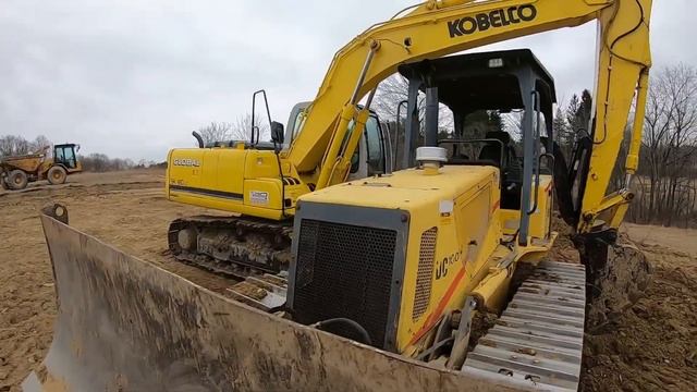 Fixing 2 hydraulic break downs in 1 day!!! Tri-County Excavating 'Dirt Boss' смотреть онлайн