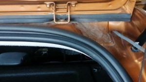 опять про воду в багажнике дастера.