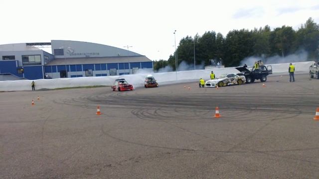 HTG Custom Show 2012 Drift BMW E10 vs BMW E28 смотреть онлайн