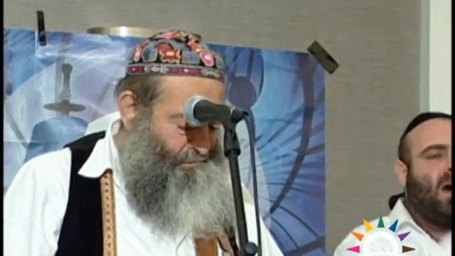 Yossi Piamenta Singing Birkat Hamazon At Shabbat With Oorah 2010 смотреть онлайн