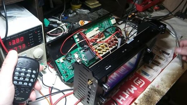 SDR трансивер "Волк" (RS-998). Сбросил настройки\калибровки. Чуть тронул напряжение...