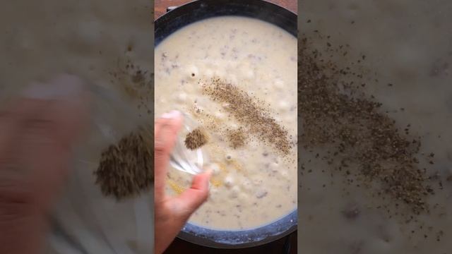 Sausage Gravy Biscuit Cups смотреть онлайн