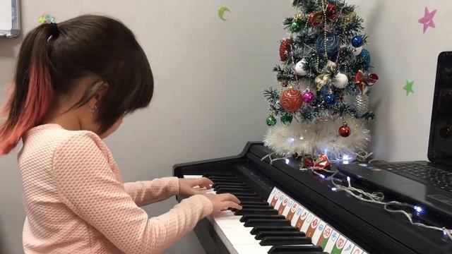 SOFT MOZART Winter Recital 2019-2020, Galinin. “The Bear”, plays Alina, 6 years смотреть онлайн