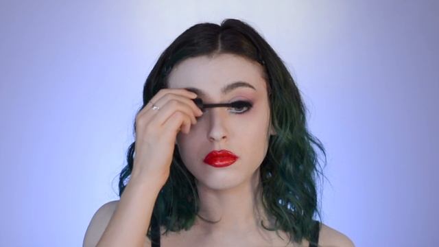 Harley Quinn Birds of Prey Makeup Tutorial - Spirit Halloween смотреть онлайн