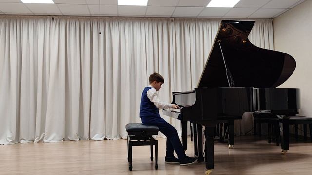 П. Чайковский. «Ноктюрн» cis-moll, Р. Щедрин «Русские трезвоны» смотреть онлайн