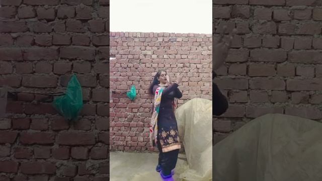 Trending Village Girl Dance смотреть онлайн