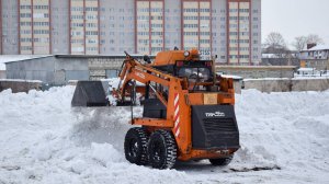 Погрузчик ПУМ-500. Уборка снега.