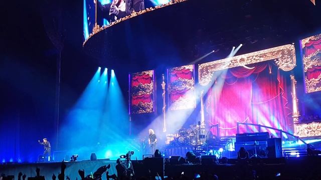 Queen + Adam Lambert - Don't Stop Me Now (Live in Seoul, The Rhapsody Tour 2020) смотреть онлайн