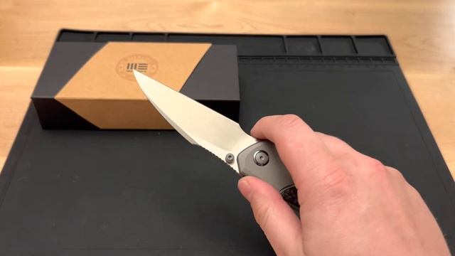 The Two Best NEW WE Knives!! These are incredible! смотреть онлайн