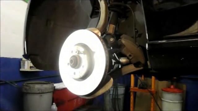 Front Brake Replacement 2009-2016 Audi A4 смотреть онлайн