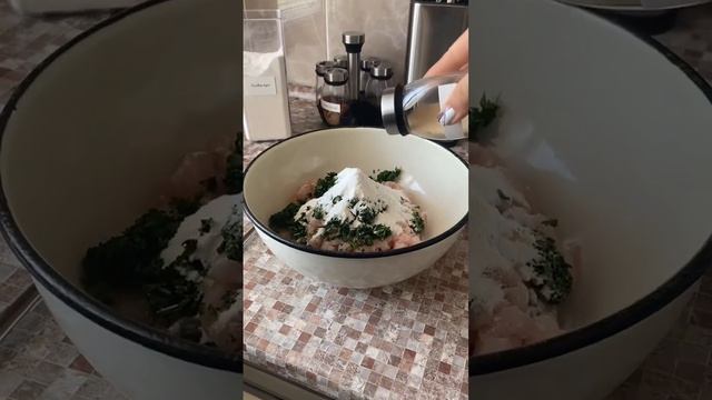 Рубленные куриные шницели со шпинатом. Рецепт в описании смотреть онлайн