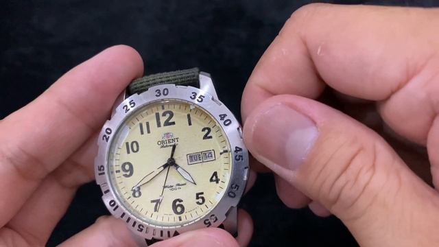 Đồng hồ ORIENT máy tự động EM7A vỏ thép size 43 mm niềng xoay 2 lịch nút vặn nút nhấn смотреть онлайн