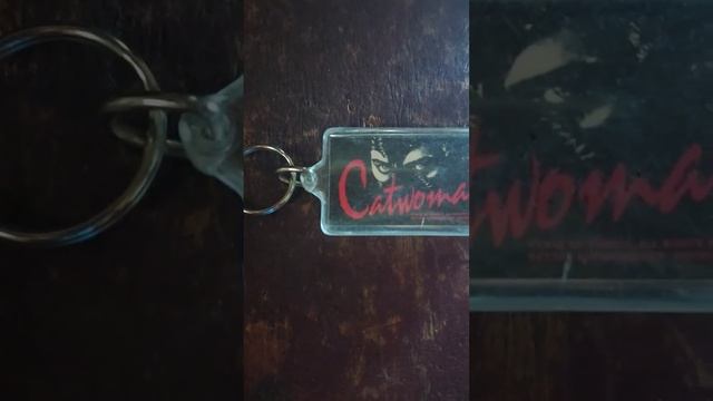 A 30 Year old DC Batman Returns Catwoman Key Chain. смотреть онлайн