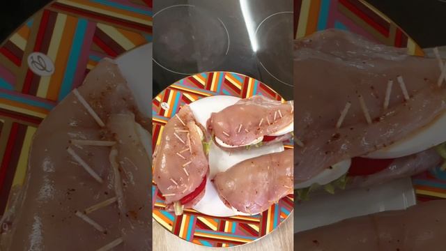 👍 Курочка запеченная с моцареллой и помидорами! Очень вкусный вариант приготовления куриной грудки!
