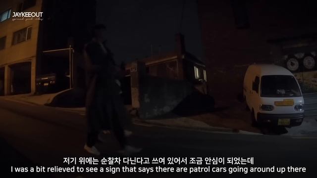 👧 scared girl asking people to walk her home down a dark alley | social experiment смотреть онлайн