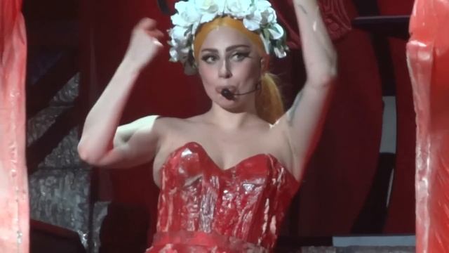Lady Gaga - Americano - Born This Way Ball - Vienna 2012 смотреть онлайн