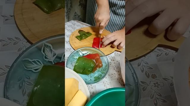 Куриное филе с овощами, шампиньонами на шпажках в духовке! смотреть онлайн