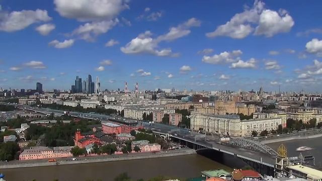 Москва - движение пространства. Timelapse (повышенная скорость) смотреть онлайн