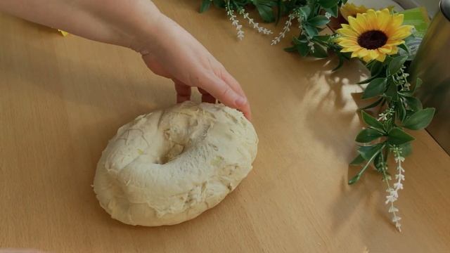 Leckeres Zwiebelbrot!Вкуснейший луковый хлеб! смотреть онлайн