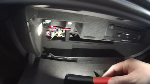 【Audi A3】アウディのアクセサリー（ACC）電源の取り出し方を紹介します смотреть онлайн