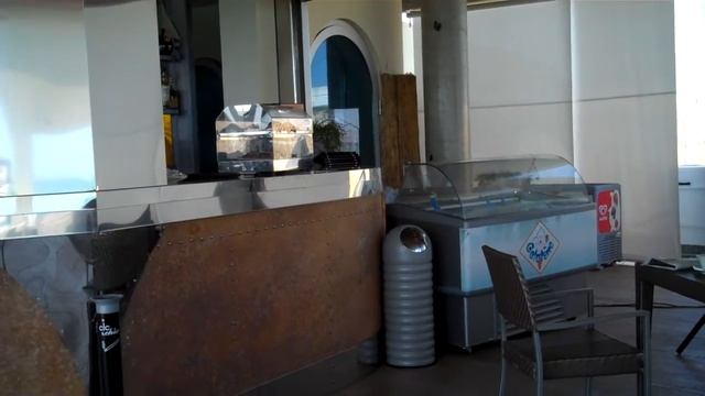 Italy Trip 2010 - First day at the beach - Cafe at the bar смотреть онлайн